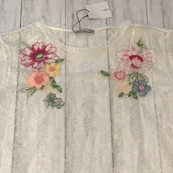 💰Zara Sheer Lace Floral Shirt in White - Picture 2 of 3